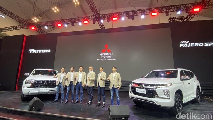 PT Mitsubishi Motors Krama Yudha Sales Indonesia (MMKSI) resmi meluncurkan SUV tangguh Mitsubishi Pajero Sport dan pick-up Mitsubishi Triton.