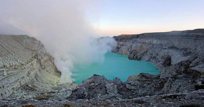 Pusat Vulkanologi dan Mitigasi Bencana Geologi (PVMBG) Badan Geologi Kementerian Energi dan Sumber Daya Mineral (ESDM) meningkatkan